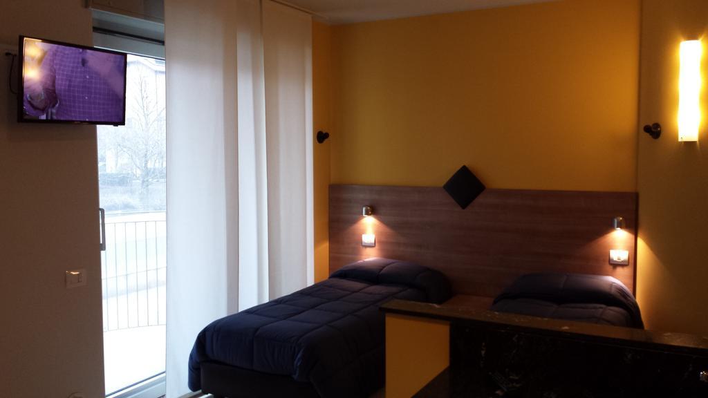 Residence Luna di Monza Habitación foto